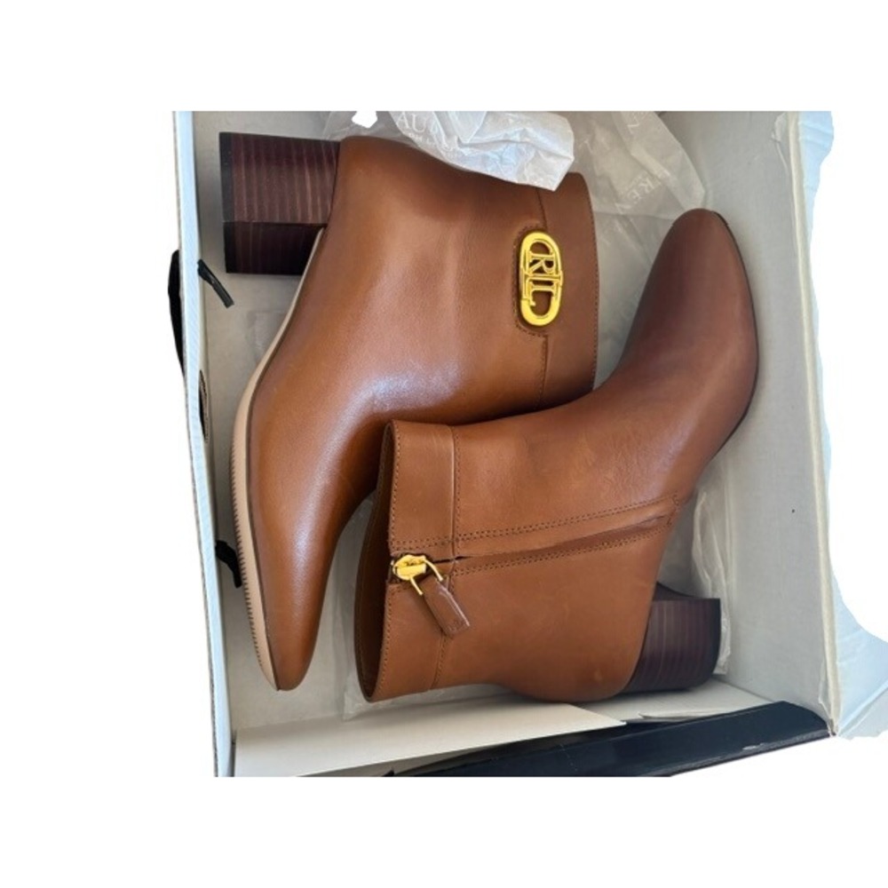 Lauren Ralph Lauren Wynne Tan Leather Ankle Boots Gold Logo Buckle Size 7B